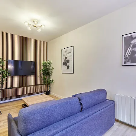 Rent A - Meslay * Paris