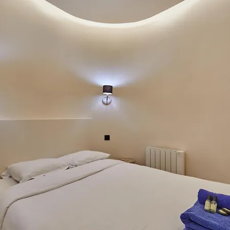 Rent A - Meslay Lejlighed *