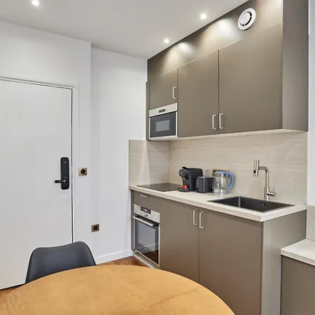 Rent A - Meslay Apartment