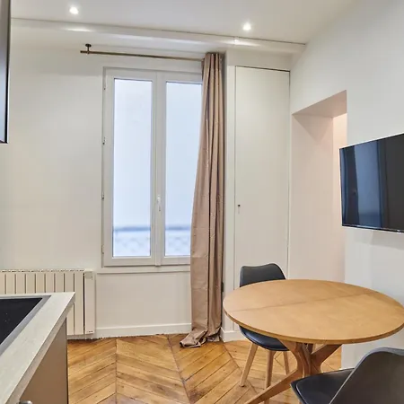 Rent A - Meslay Apartment *