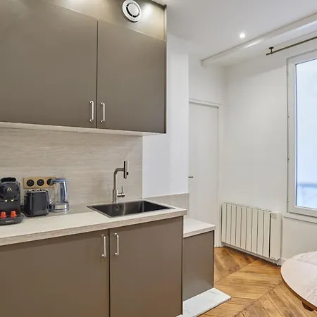 Apartment Rent A - Meslay Paris
