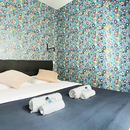 Apartment Rent A - Meslay Paris