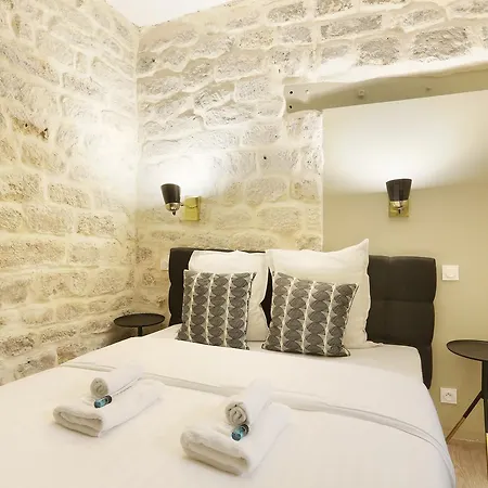 Rent A - Meslay Lejlighed