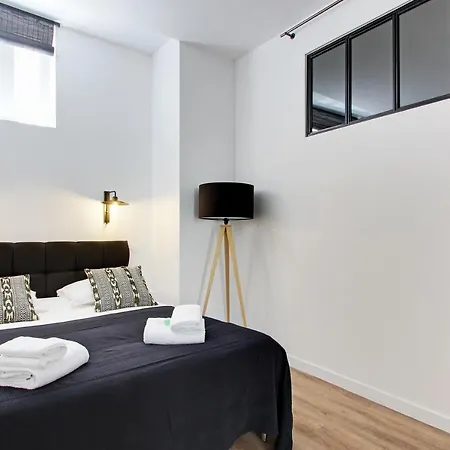 Rent A - Meslay * Paris