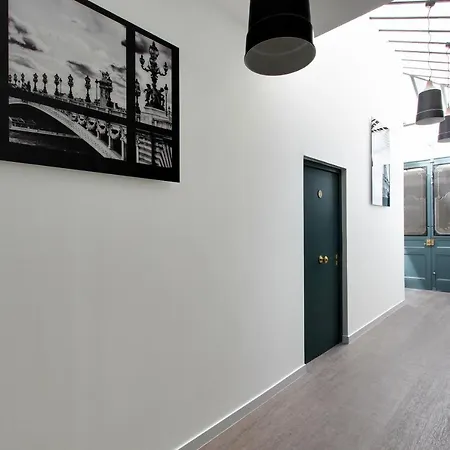 Rent A - Meslay * Paris