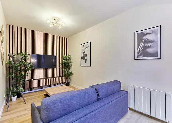 Rent A - Meslay * Paris