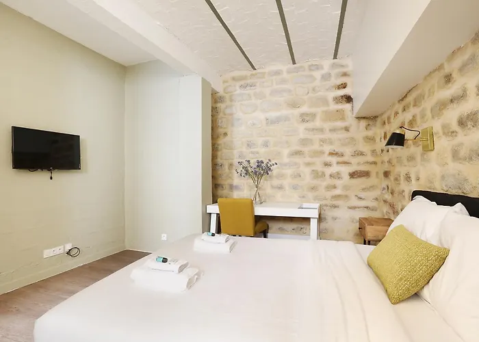 Rent A - Meslay * Paris
