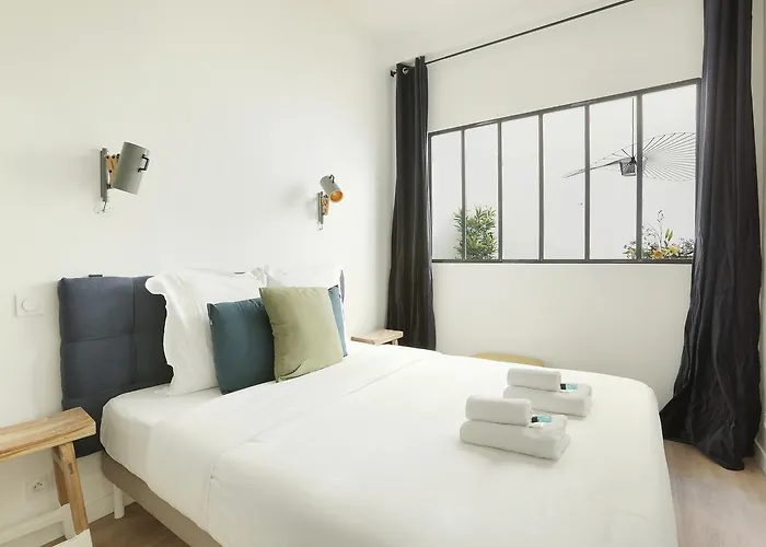 Rent A - Meslay * Paris